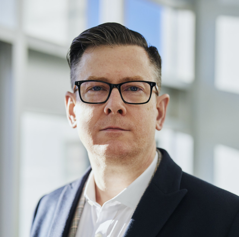 Pexels linkedin sales navigator 2182970 1 1.jpg